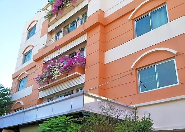 Sandy Serviced Aparthotel 2*